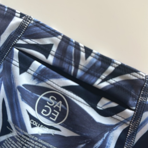 Sage Collective Blue and White Activewear Set - Picture 11 of 11